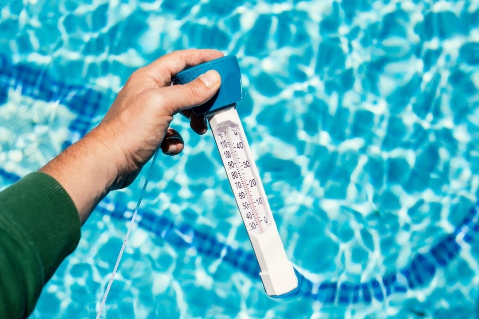 Professionnel de l'entretien de la piscine